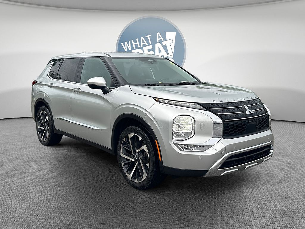 2022 Mitsubishi Outlander SE