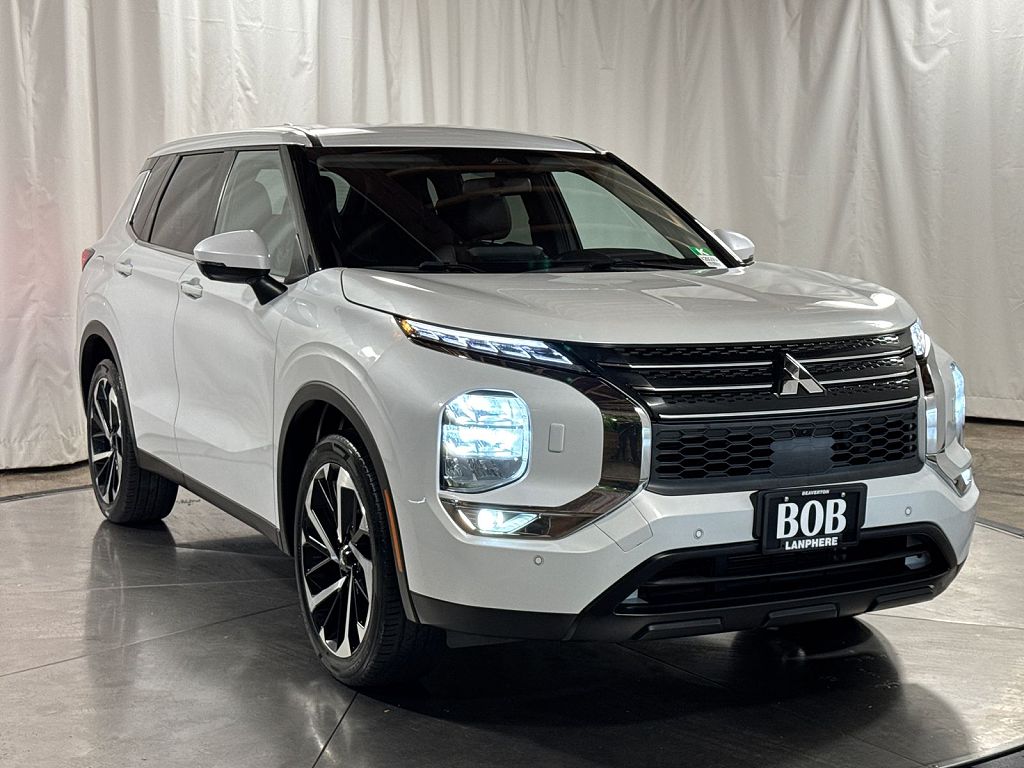 2023 Mitsubishi Outlander Black Edition