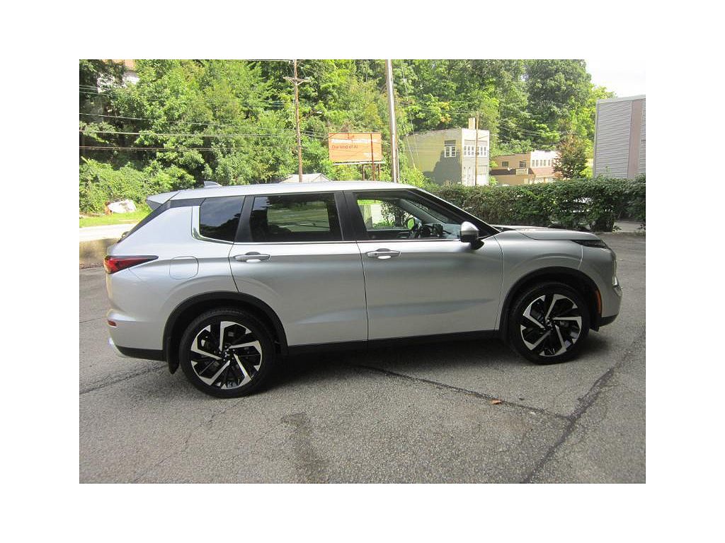 2022 Mitsubishi Outlander Black Edition