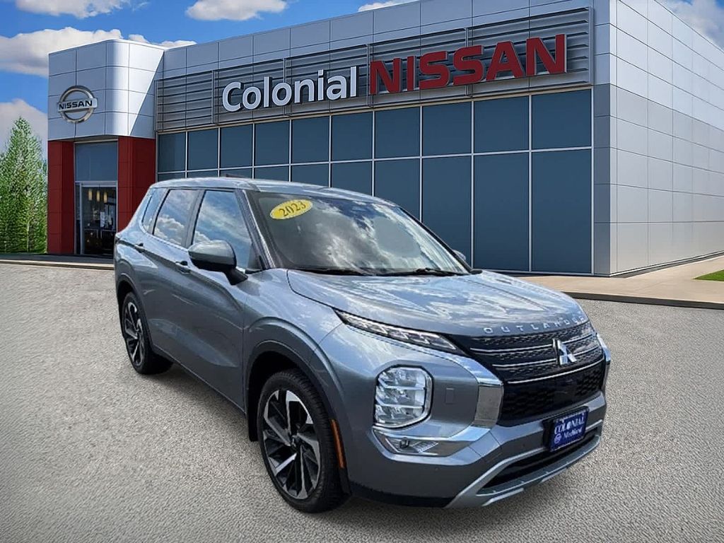 2023 Mitsubishi Outlander Black Edition