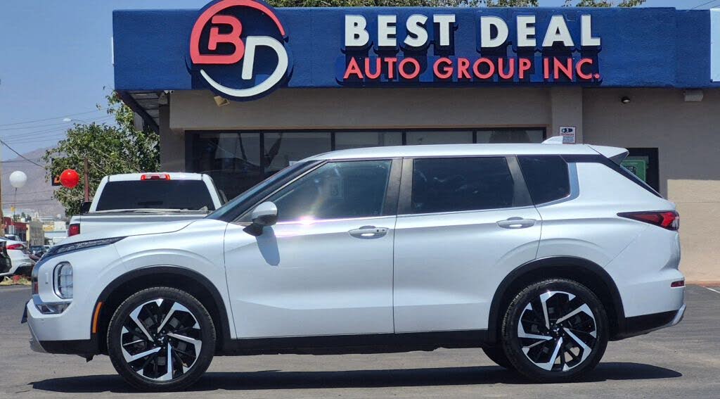 2023 Mitsubishi Outlander Black Edition