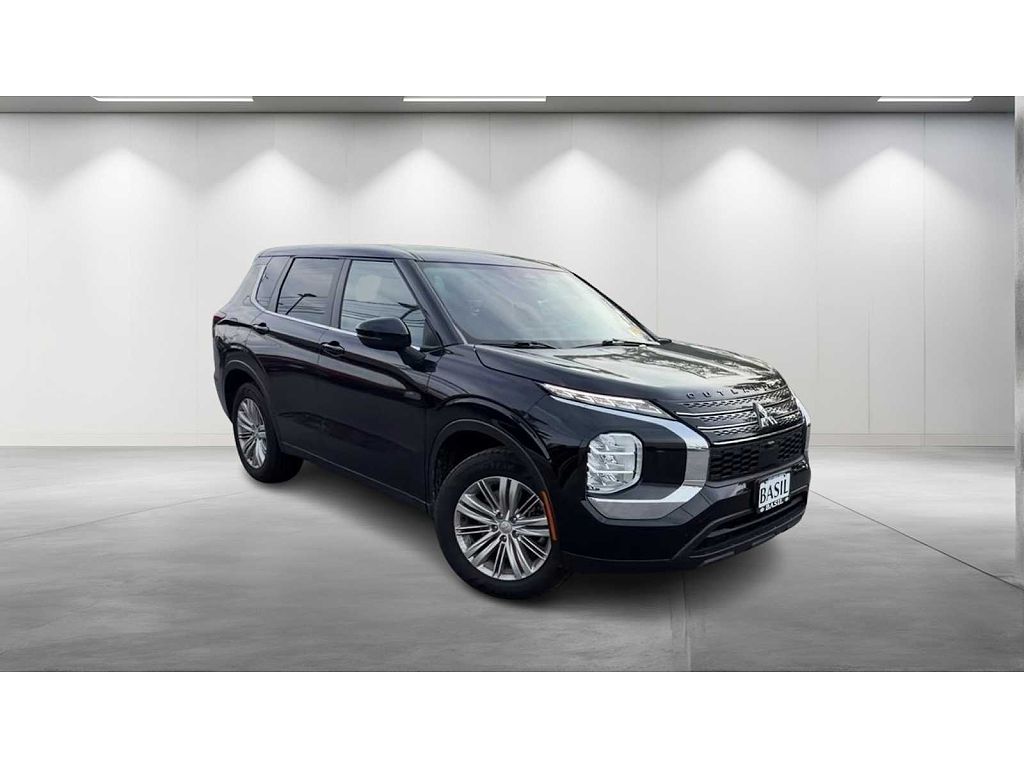 2024 Mitsubishi Outlander ES