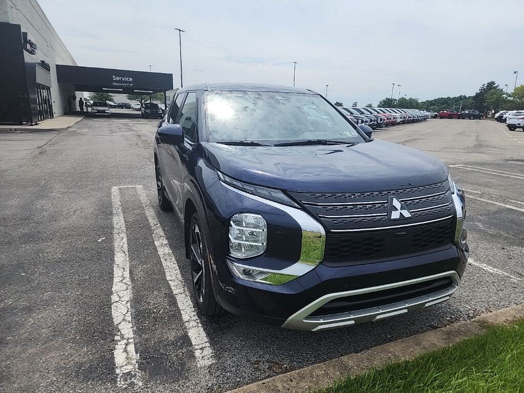2022 Mitsubishi Outlander SE