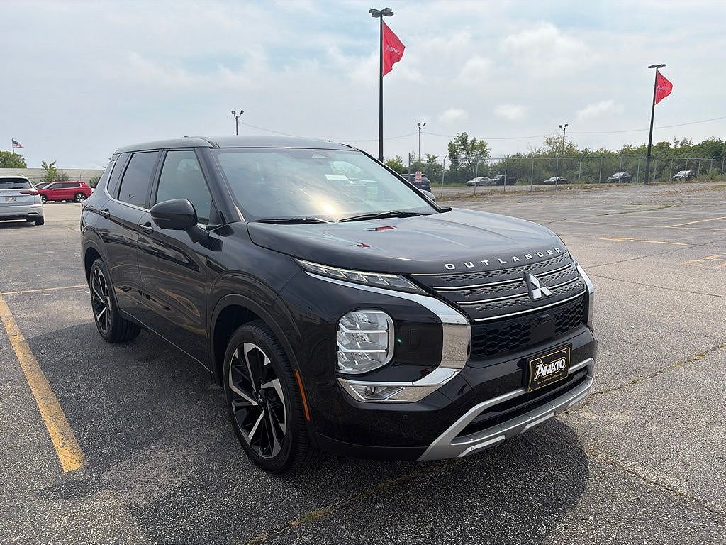 2022 Mitsubishi Outlander Black Edition