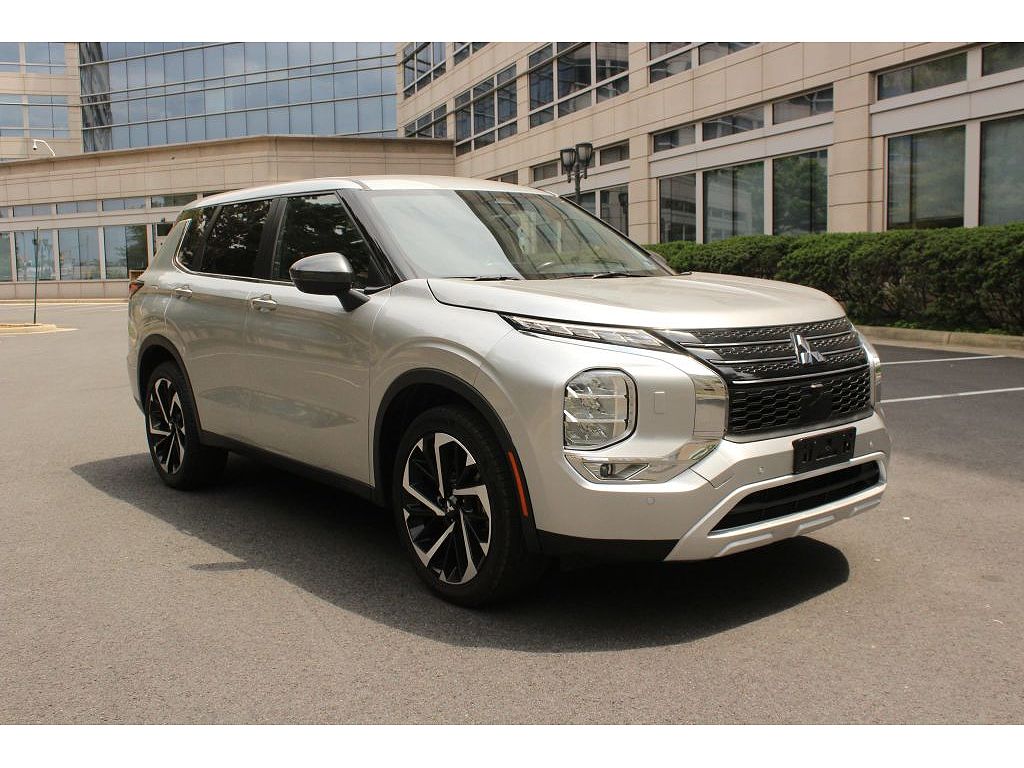 2022 Mitsubishi Outlander SE