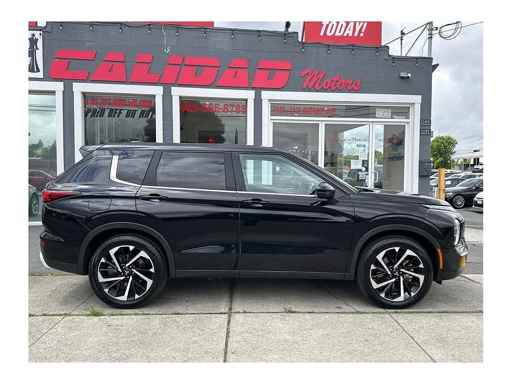 2024 Mitsubishi Outlander SE Sport Utility 4D