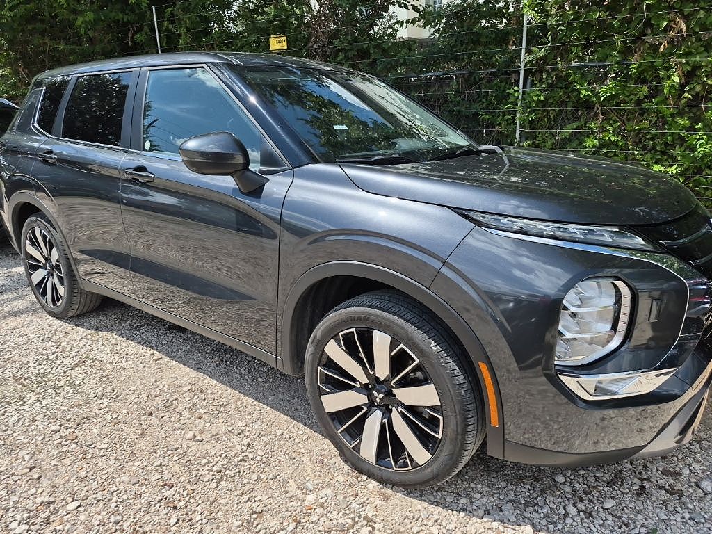 2025 Mitsubishi Outlander SE
