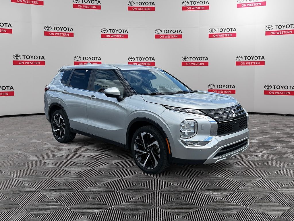 2024 Mitsubishi Outlander SE