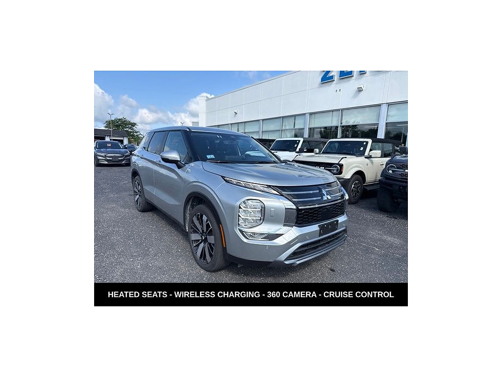 2025 Mitsubishi Outlander SE