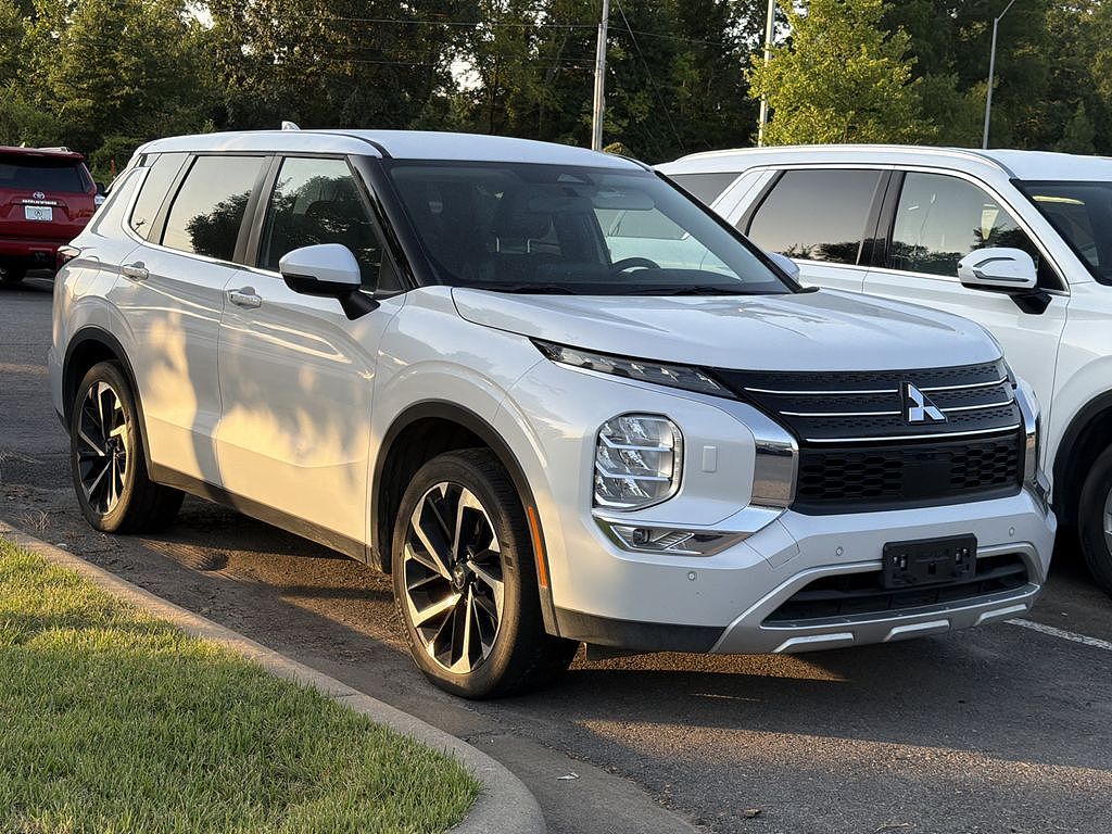 2024 Mitsubishi Outlander SE Black Edition