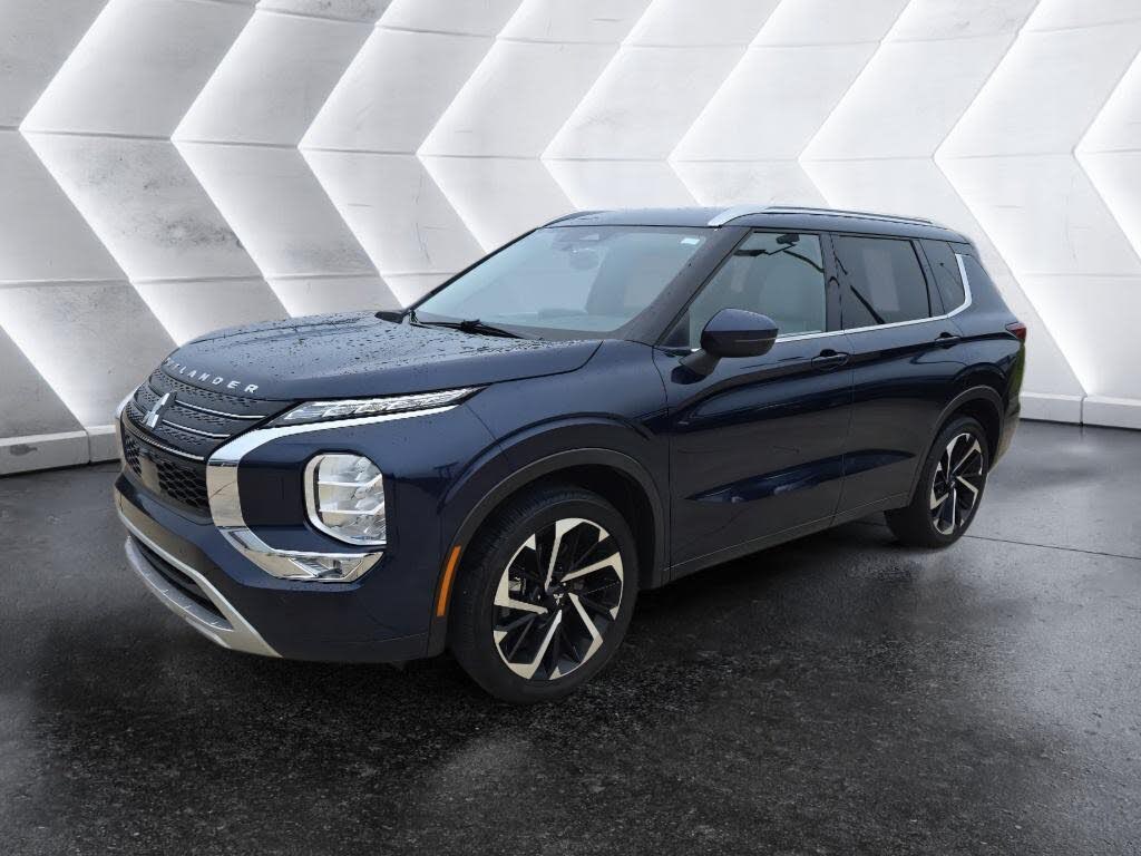 2024 Mitsubishi Outlander Platinum Edition listing photo