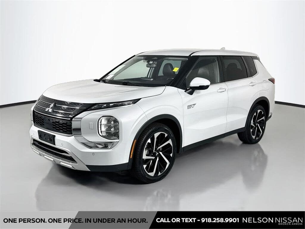 2023 Mitsubishi Outlander PHEV SE
