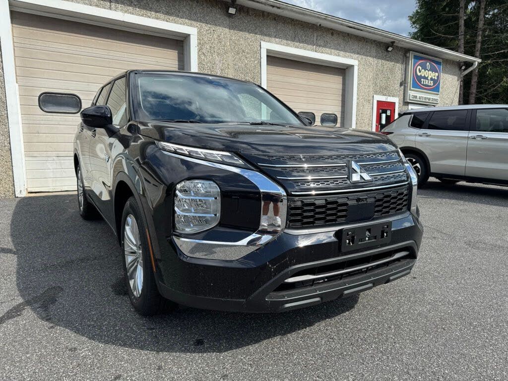 2025 Mitsubishi Outlander PHEV ES