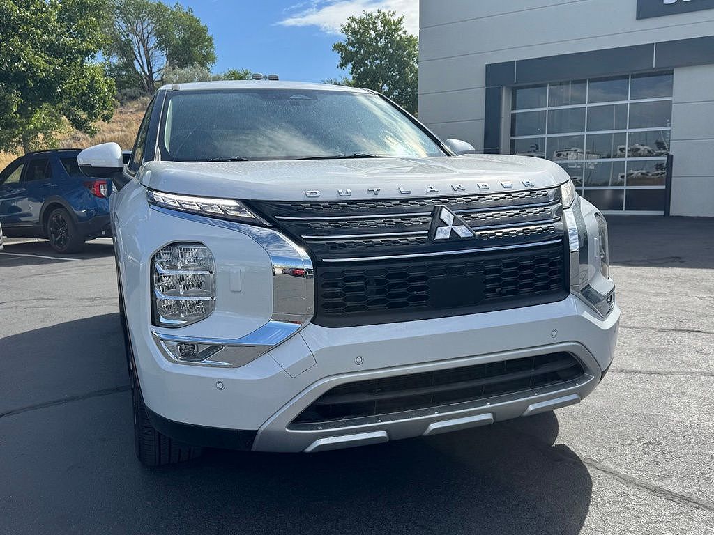 2025 Mitsubishi Outlander PHEV SE