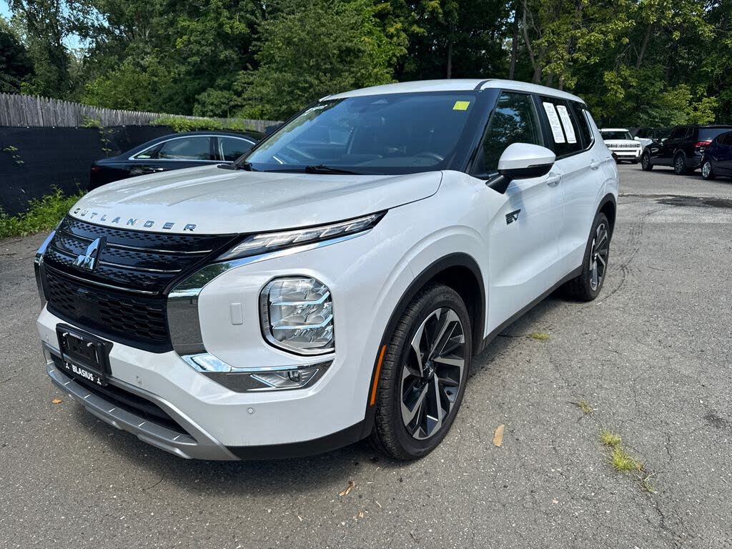2024 Mitsubishi Outlander PHEV SE