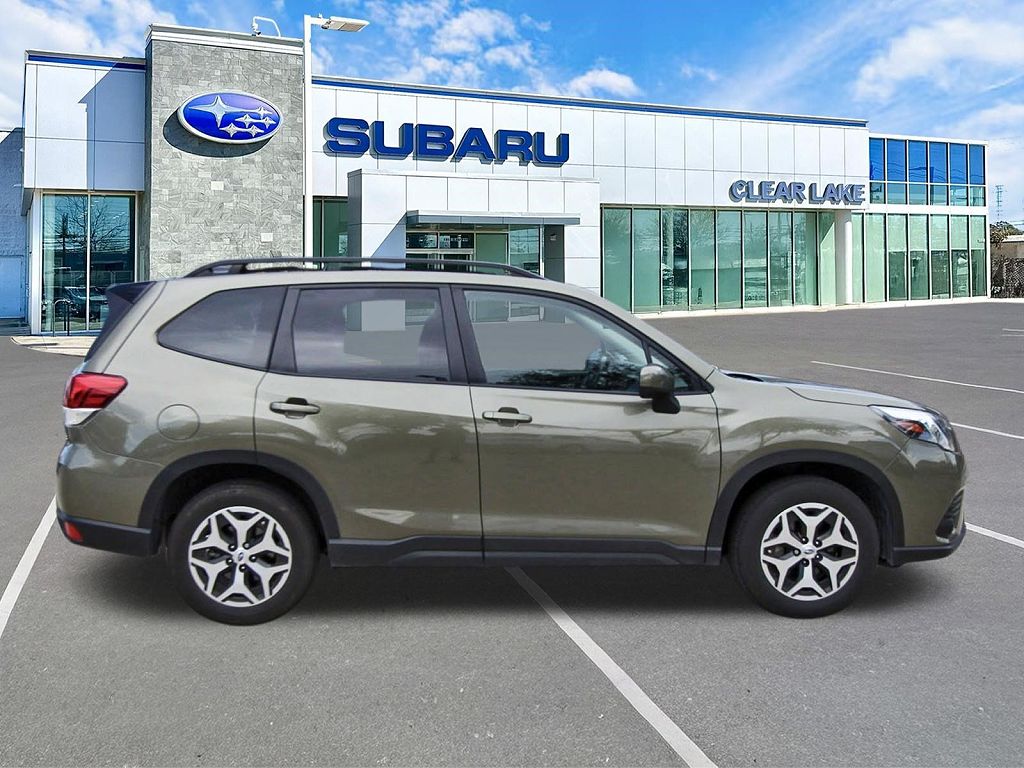 2024 Subaru Forester Premium