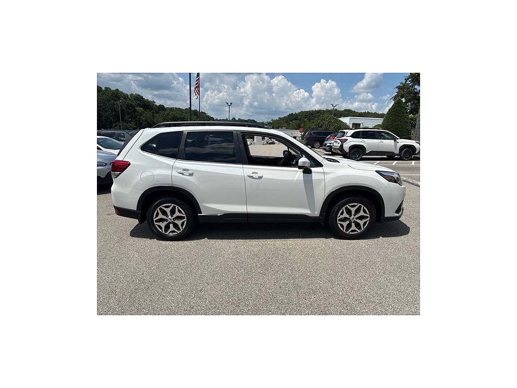 2024 Subaru Forester Premium
