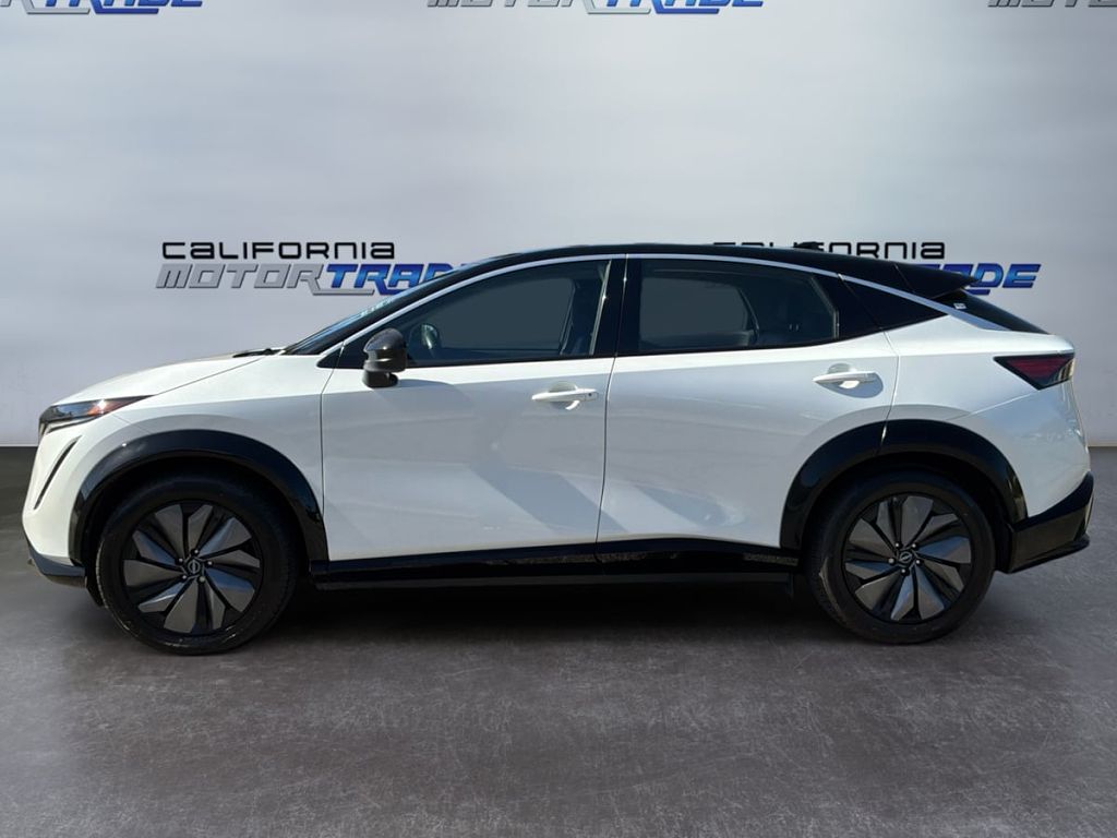 2024 Nissan ARIYA photo 1