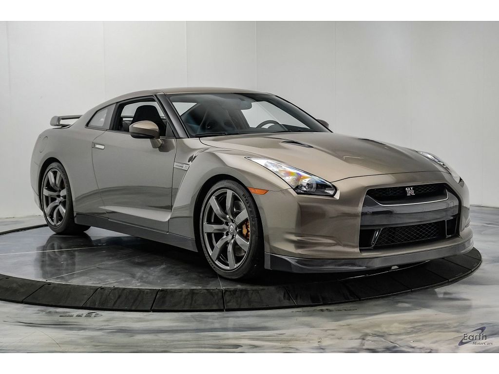 2009 Nissan GT-R Premium Heated Sport Seats 6-Speed Dual Clutch 1,9