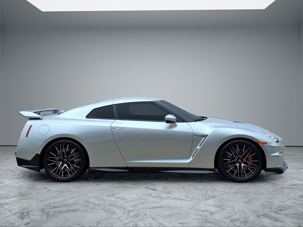 2024 Nissan GT-R T-spec