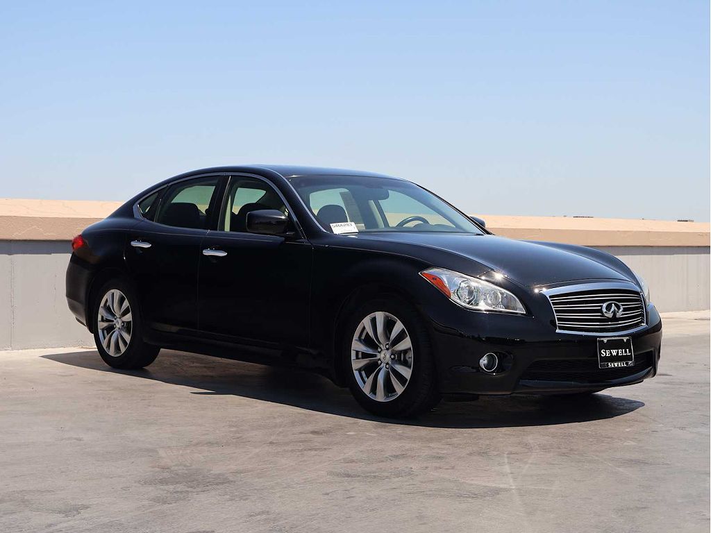 2013 Infiniti M M56