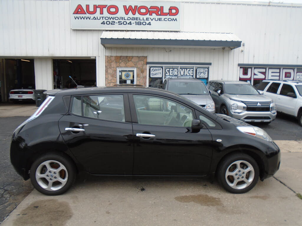 2011 Nissan LEAF SL
