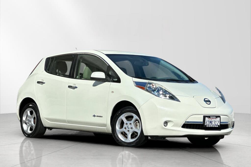 2011 Nissan LEAF photo 1