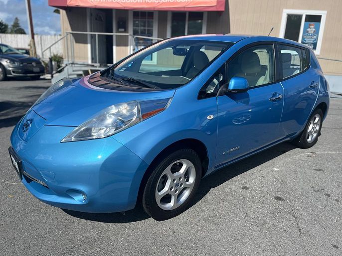 2011 Nissan LEAF photo 3