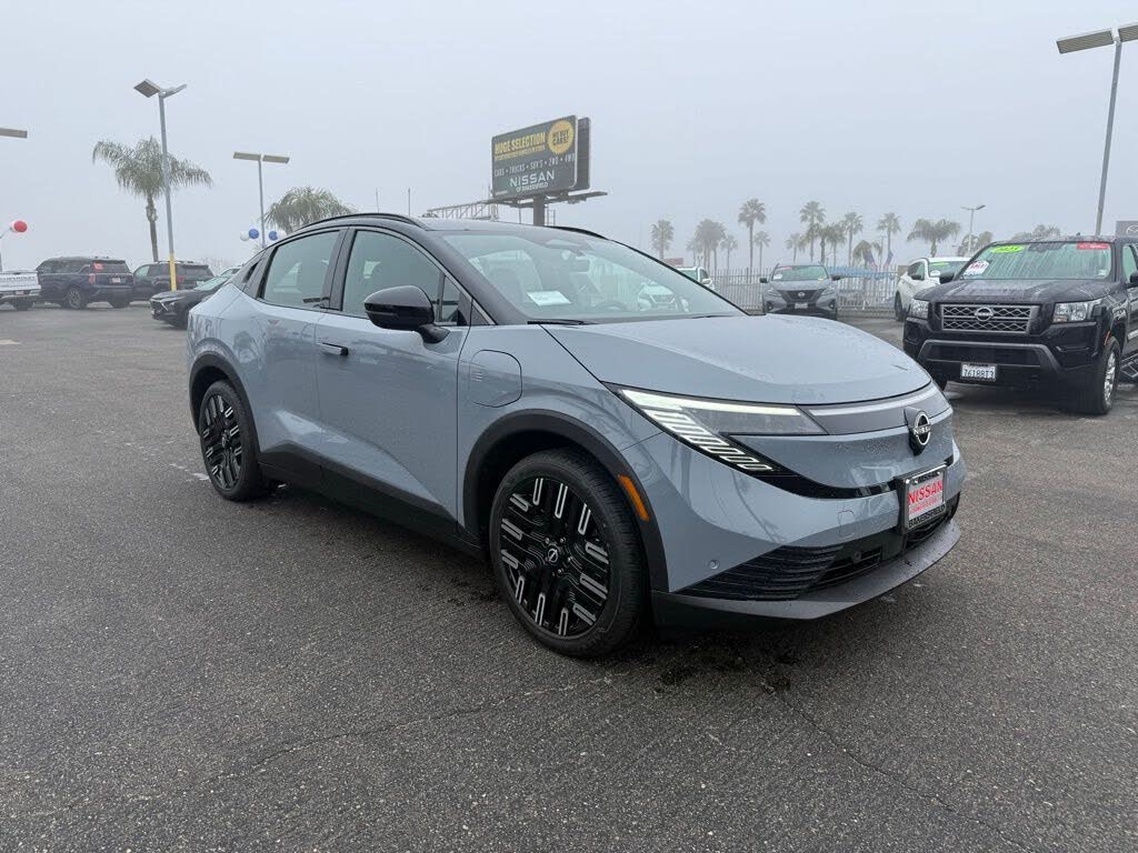 2026 Nissan LEAF Platinum+