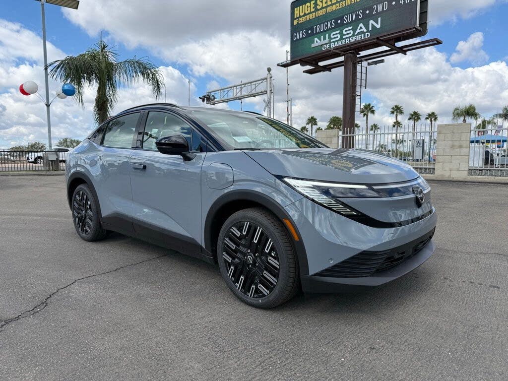 2026 Nissan LEAF Platinum+