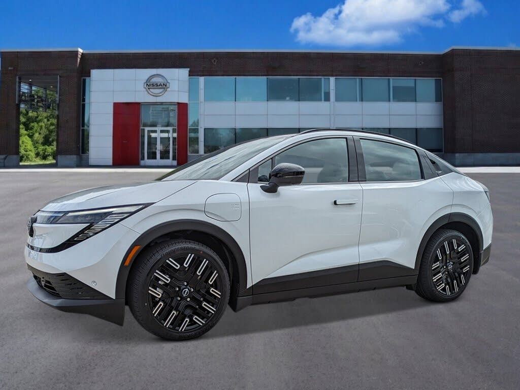 2026 Nissan LEAF Platinum+
