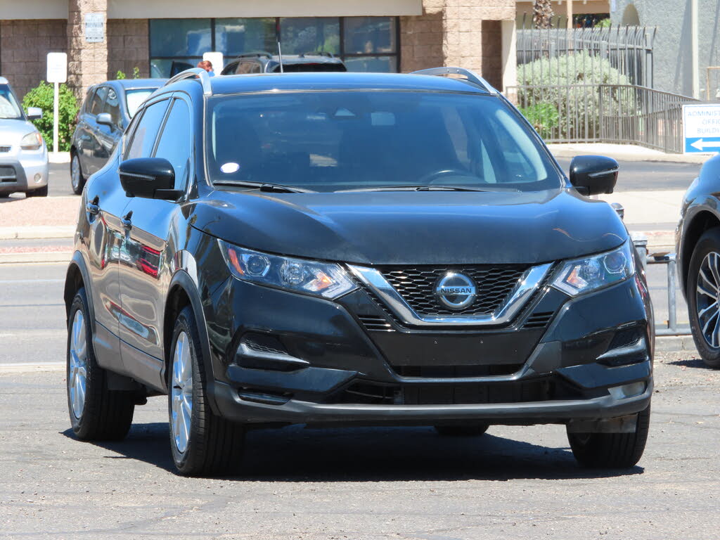 2022 Nissan Rogue Sport SV