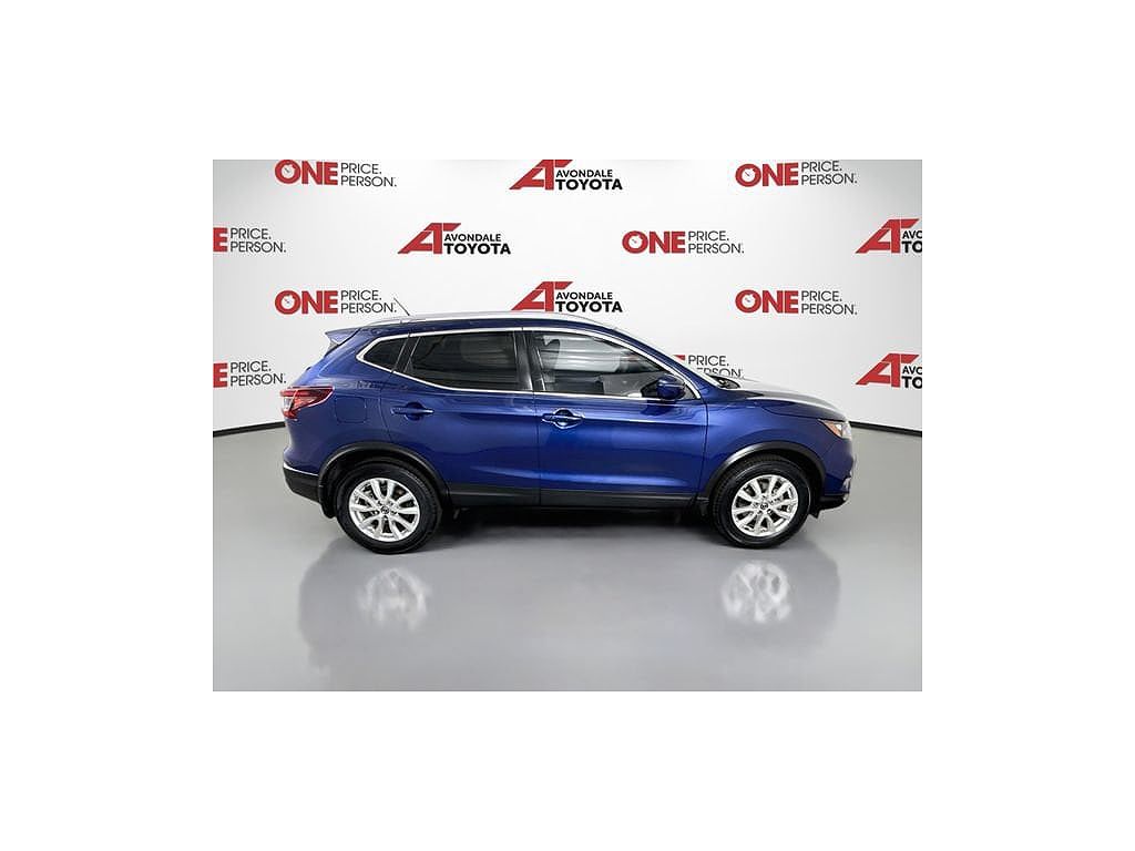 2022 Nissan Rogue Sport SV