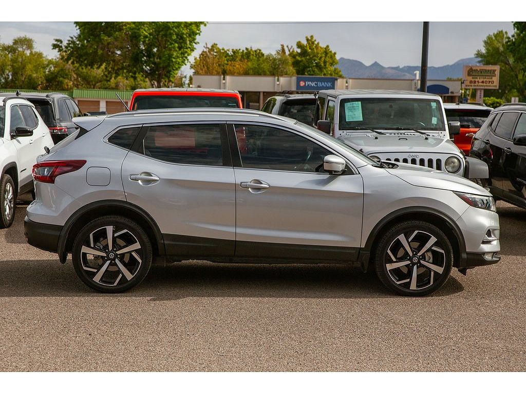 2022 Nissan Rogue Sport SL