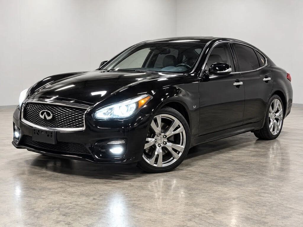 2015 Infiniti Q70