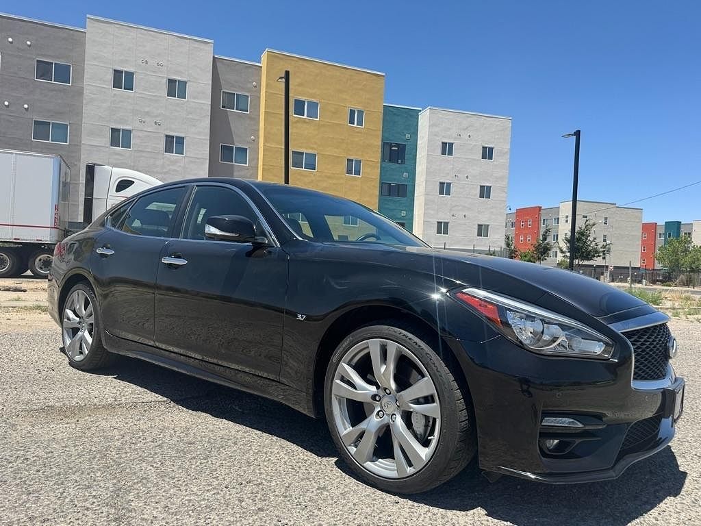 2015 Infiniti Q70