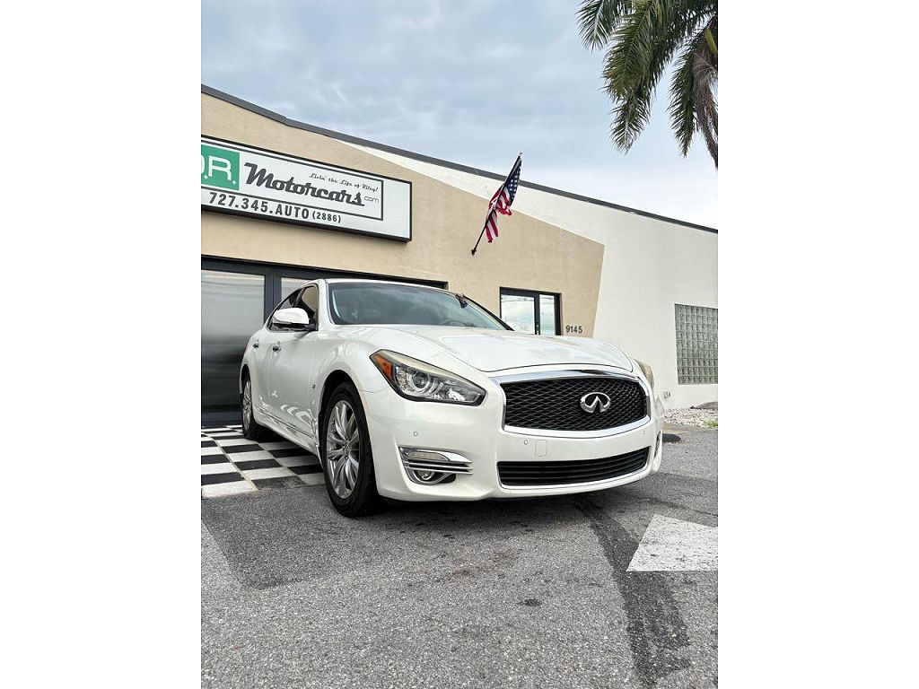 2015 Infiniti Q70