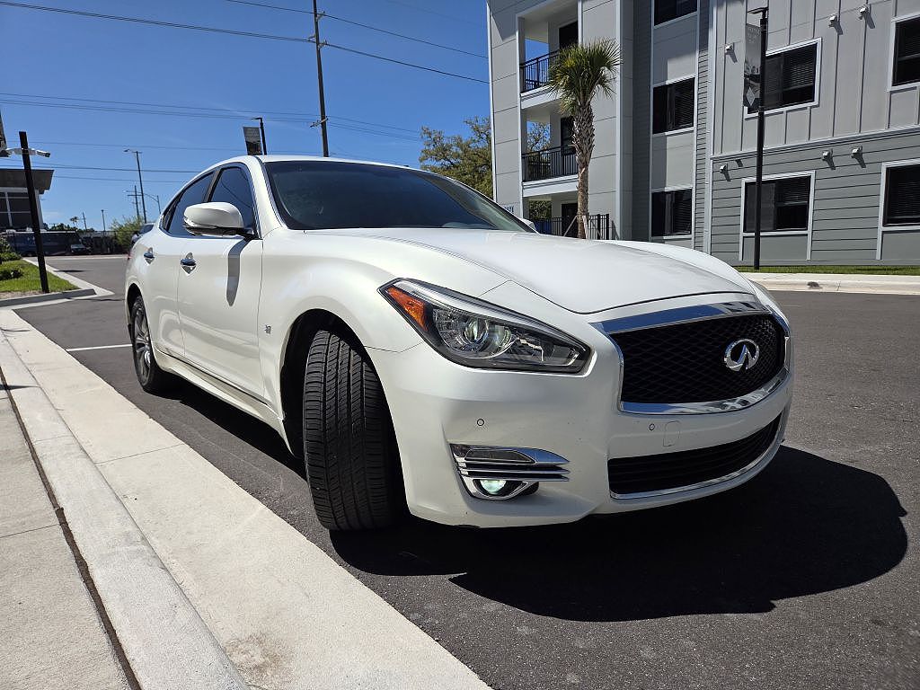 2015 Infiniti Q70