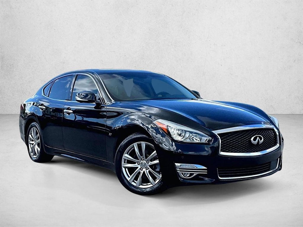 2016 Infiniti Q70