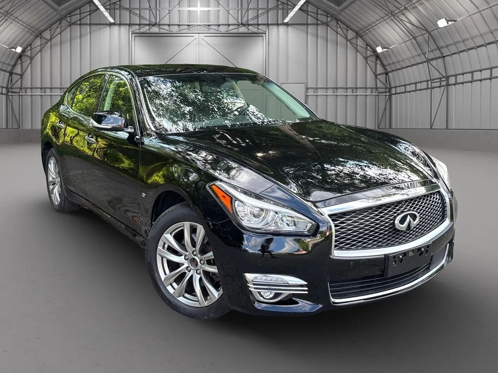 2015 Infiniti Q70