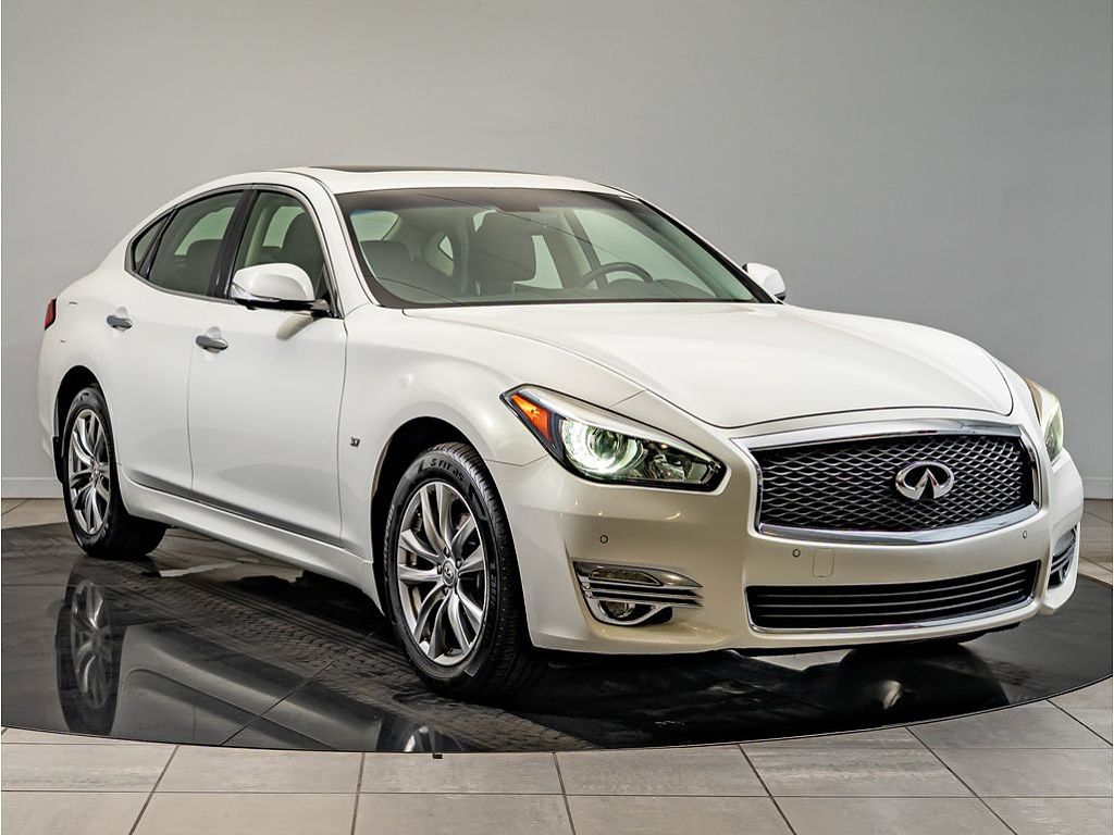 2015 Infiniti Q70