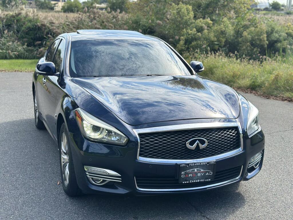 2015 Infiniti Q70