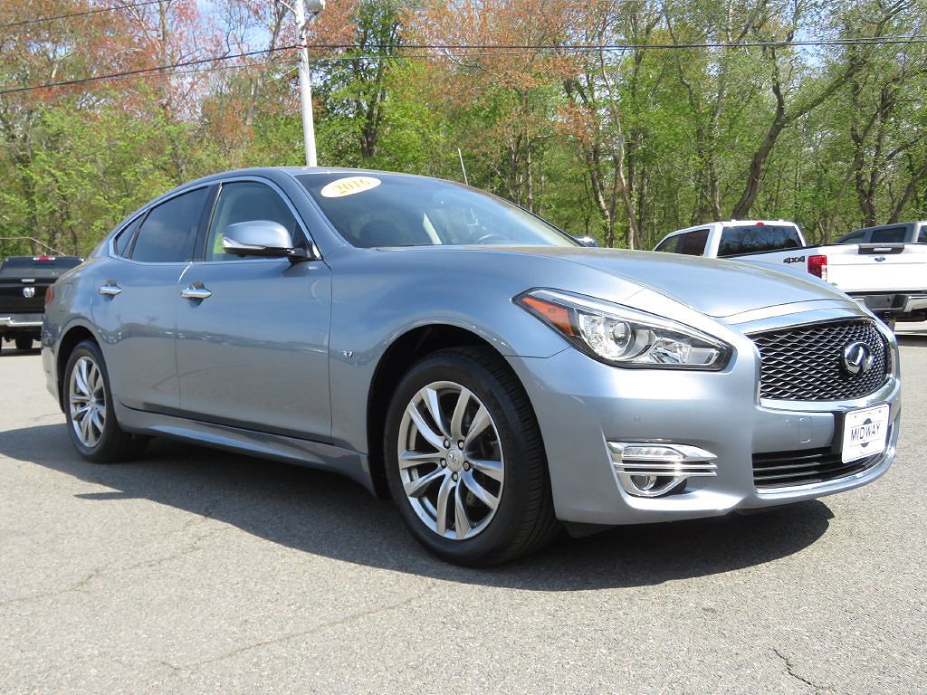 2016 Infiniti Q70