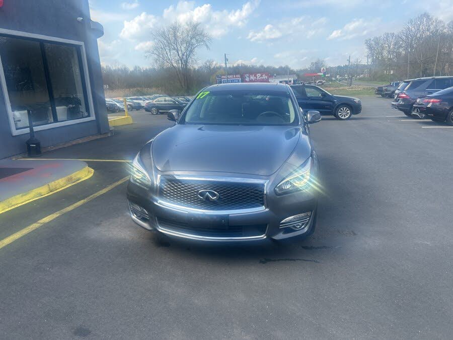 2017 Infiniti Q70