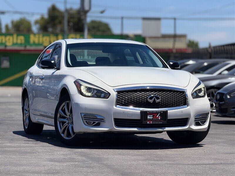 2015 Infiniti Q70