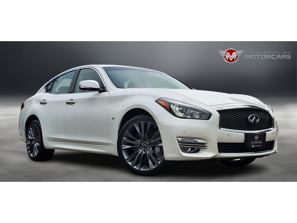 2016 Infiniti Q70