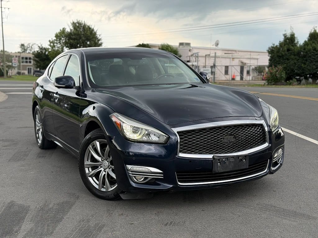 2015 Infiniti Q70