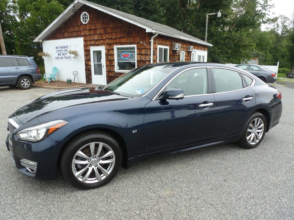 2018 Infiniti Q70 3.7 LUXE