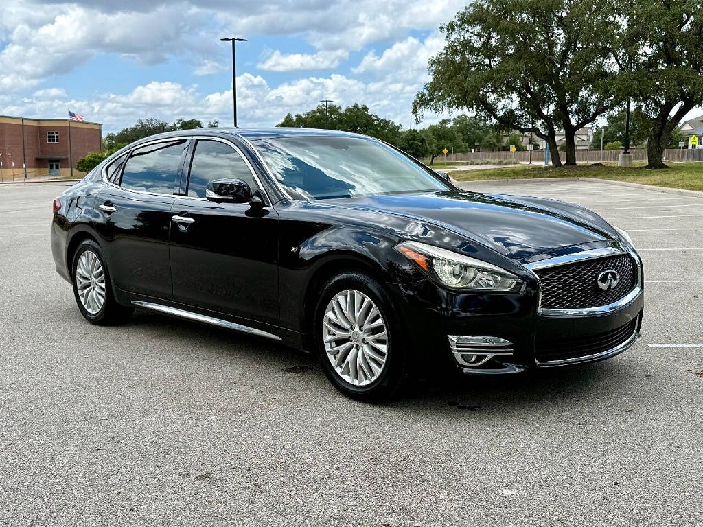2015 Infiniti Q70 L