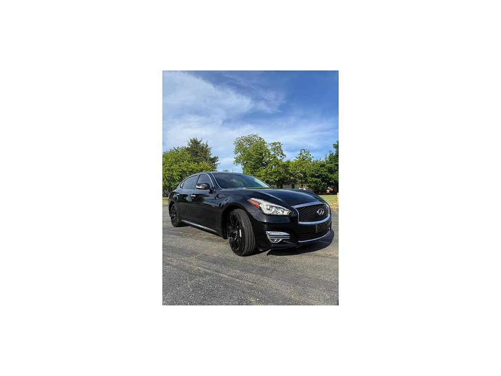 2016 Infiniti Q70 L